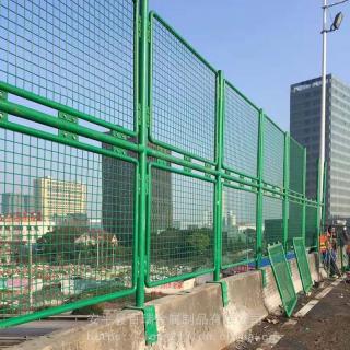 橋梁兩側(cè)防止拋灑物體的綠色網(wǎng)片 防拋網(wǎng)