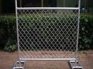 移動(dòng)護(hù)欄網(wǎng)